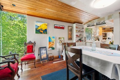 Hidden Gem Near the Water - Unique Artist-Inspired Retreat! - photo 19
