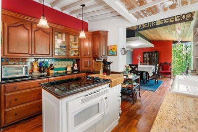 Hidden Gem Near the Water - Unique Artist-Inspired Retreat! - photo 24