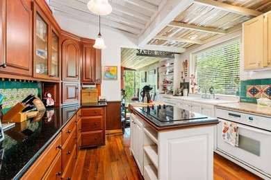 Hidden Gem Near the Water - Unique Artist-Inspired Retreat! - photo 25
