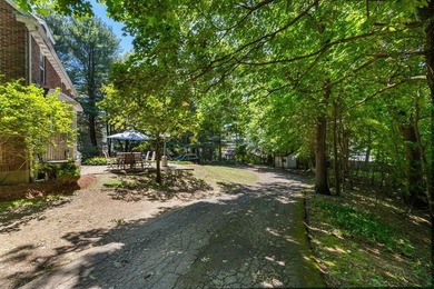 Impressive residence on Winchester line where timeless - photo 32