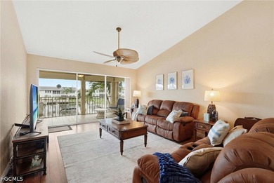 Experience the ultimate Cape Coral waterfront lifestyle at this - photo 5