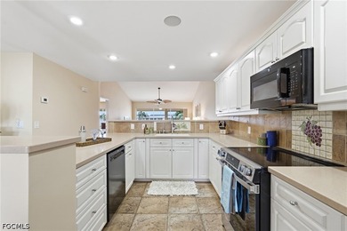 Experience the ultimate Cape Coral waterfront lifestyle at this - photo 9