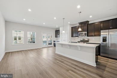 Fine end unit townhome in Amber Ridge in like new condition - photo 12