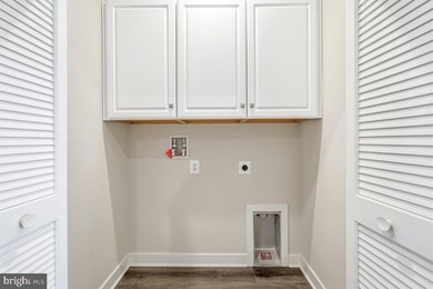 Fine end unit townhome in Amber Ridge in like new condition - photo 21