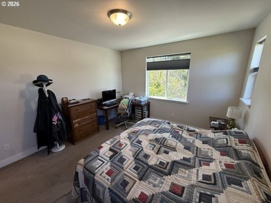 Beautifully maintained *Rogue* floor plan offering 1,765 sq. ft - photo 27