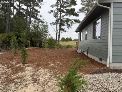 Beautifully maintained *Rogue* floor plan offering 1,765 sq. ft - photo 33