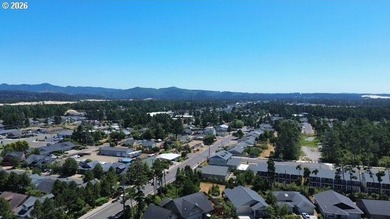 Beautifully maintained *Rogue* floor plan offering 1,765 sq. ft - photo 39