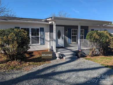 Lake Norman Home Sale Pending in Mooresville North Carolina