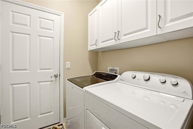 Experience this Beautifully Maintained 3 Bedroom + Den, 2 Bath - photo 42