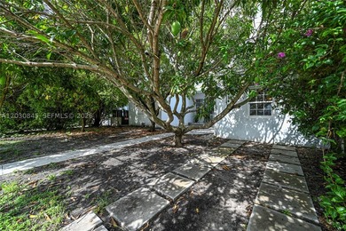 Welcome to your Surfside sanctuary at 8942 Carlyle Ave - photo 3