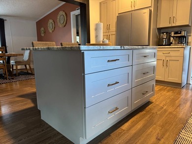 BIG REDUCTION!!!!EXCELLENT CONDITION !!!4 BD/ 2 BA / AC UNIT 4 - photo 3