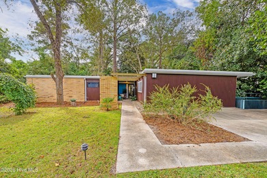 Trent River Home For Sale in Trent Woods North Carolina