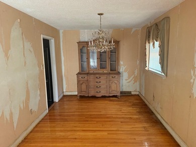 Don't sleep on this one. This 3-bedroom, 2.5-bath tri-level is - photo 3