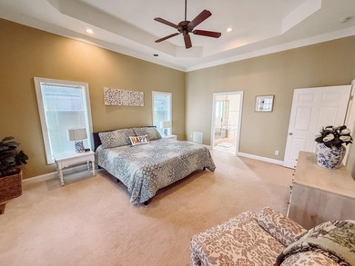 Welcome to your dream lakefront home! This stunning 3916 sq ft - photo 15