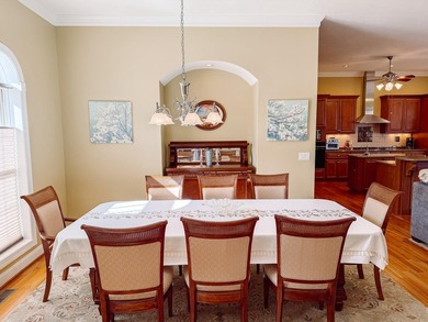 Welcome to your dream lakefront home! This stunning 3916 sq ft - photo 17