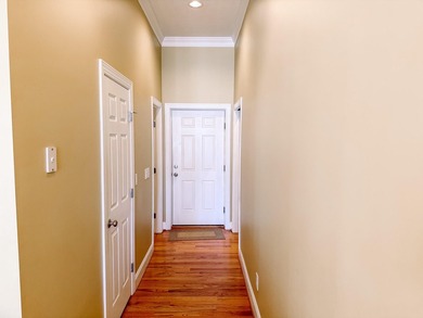 Welcome to your dream lakefront home! This stunning 3916 sq ft - photo 18