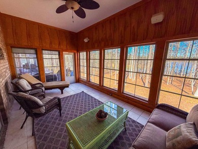 Welcome to your dream lakefront home! This stunning 3916 sq ft - photo 20