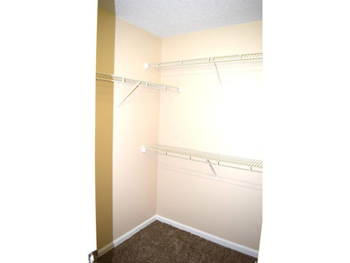 Beautiful upgraded 2 bedroom, 2 bath condo with huge closets and - photo 22