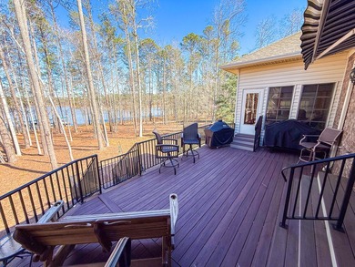 Welcome to your dream lakefront home! This stunning 3916 sq ft - photo 22