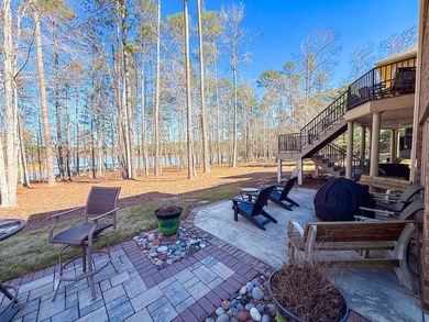 Welcome to your dream lakefront home! This stunning 3916 sq ft - photo 27