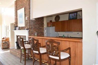 Beautiful upgraded 2 bedroom, 2 bath condo with huge closets and - photo 28