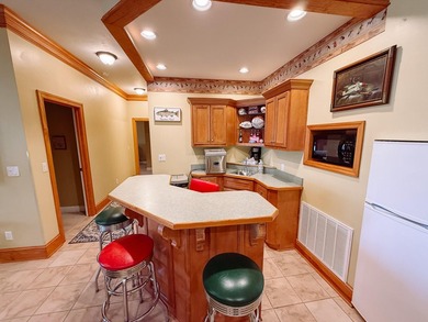 Welcome to your dream lakefront home! This stunning 3916 sq ft - photo 31