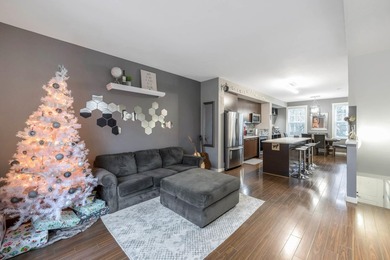 THE KEW by Mosiac! WELL MAINTAINED townhome in desirable complex - photo 7