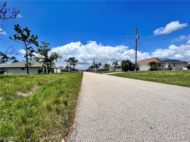 Very nice lot in deeded neighborhood with a golf course behind - photo 5