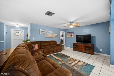 Charming pool home in the highly desirable SE Cape Coral Country - photo 6