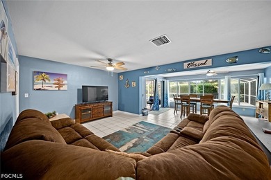 Charming pool home in the highly desirable SE Cape Coral Country - photo 7