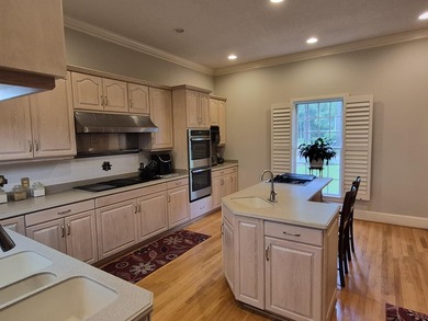 Are you looking for a unique executive home on a golf course? - photo 12