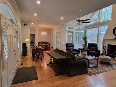 Are you looking for a unique executive home on a golf course? - photo 24