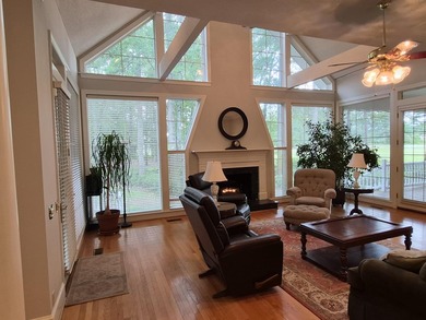Are you looking for a unique executive home on a golf course? - photo 26