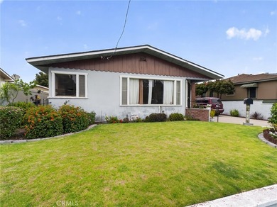 Charming Ventura opportunity! This 3-bedroom, 1-bath home offers - photo 2