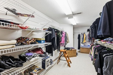 Welcome to effortless one-level living in the heart of Woodbury! - photo 32