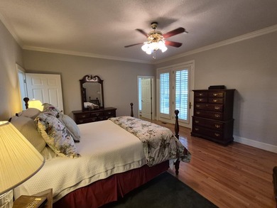 Are you looking for a unique executive home on a golf course? - photo 32