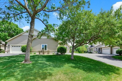 Welcome to effortless one-level living in the heart of Woodbury! - photo 36