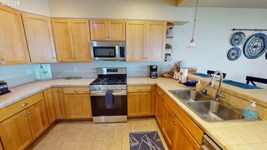 Prime Oceanfront Vacation Rental - Fully Furnished & Turnkey! - photo 9