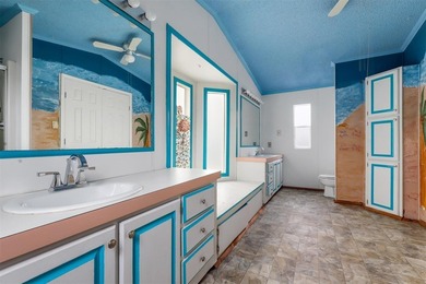 Discover a great investment opportunity in Lake Granbury Harbor - photo 4