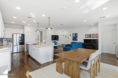 There are three Valletta floor plans for sale on this street - photo 5
