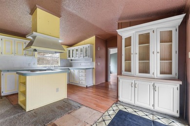 Discover a great investment opportunity in Lake Granbury Harbor - photo 7