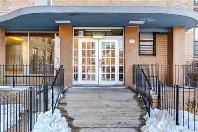 Welcome to the Hugh Grant Gardens. Get ready to move on up to