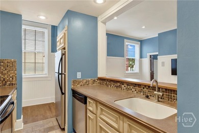 Amazing 2Bd / 2Ba Condo located in the Heart of Savannah's - photo 11