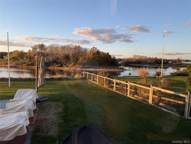 Waterfront living designed for effortless coastal comfort - photo 16