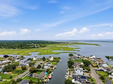 Waterfront Living Near Fire Island Shores Welcome to your serene - photo 6