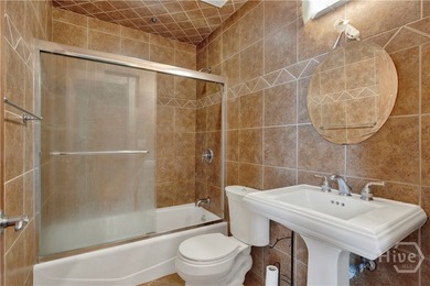 Amazing 2Bd / 2Ba Condo located in the Heart of Savannah's - photo 29