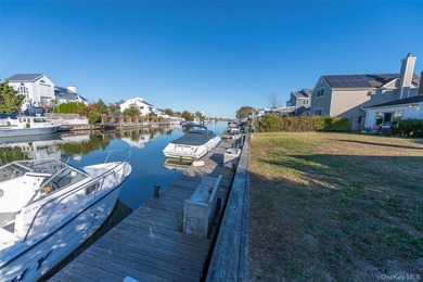 Waterfront Living Near Fire Island Shores Welcome to your serene - photo 9