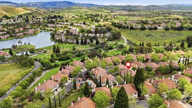 Welcome to this bright and open home in the desirable GATED - photo 31