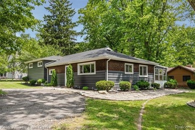 Welcome to 3815 Edgecrest St, a beautiful home in the heart of - photo 33