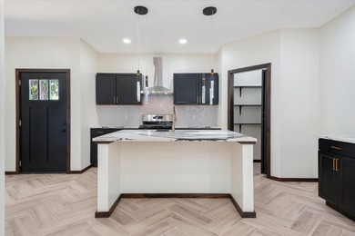 Discover modern living in this beautifully designed 4-bedroom, 2 - photo 4